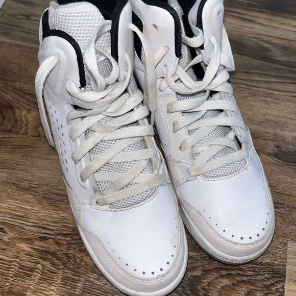 Jordan flight shoes - Picture 3 of 4